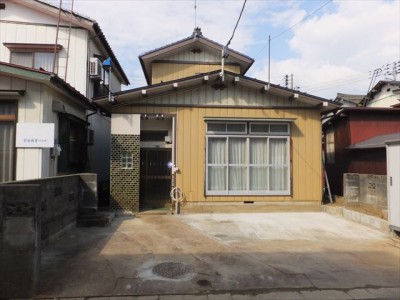 堀金３丁目貸家